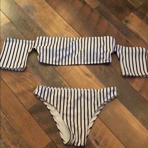 Off the shoulder striped bikini